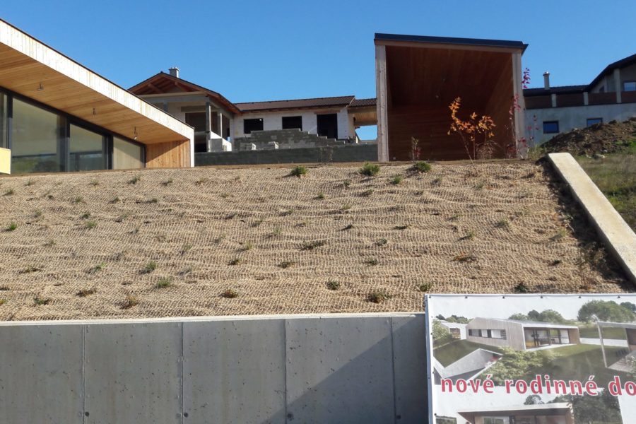 PREDANÝ – Predaj novostavby rodinného domu, Dolná Mičiná, 185.000 eur