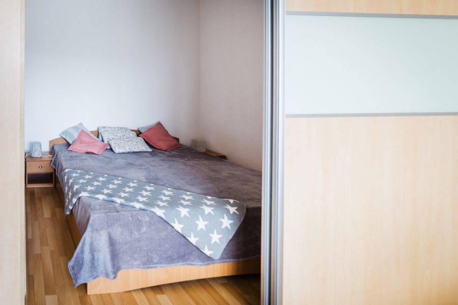 PRENAJATÝ – Prenájom 1 ib s balkónom v novostavbe na Belvederi (širšie centrum BB)