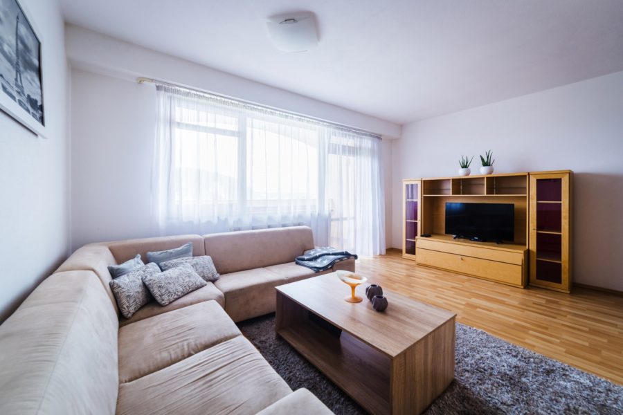 PRENAJATÝ – Prenájom 1 ib s balkónom v novostavbe na Belvederi (širšie centrum BB)