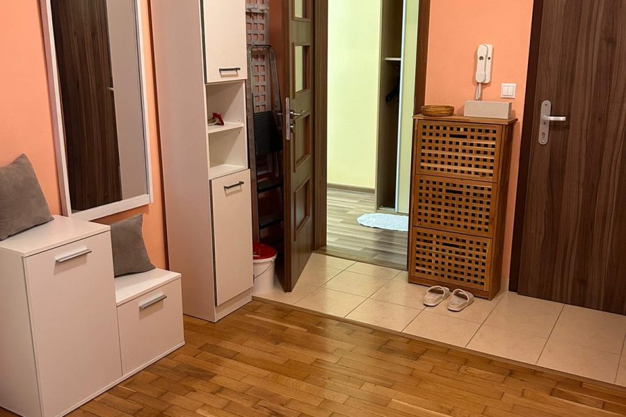 PRENAJATÝ – Sídlisko Fončorda – Prenájom 3,5 izb. bytu (80 m2) s balkónom a výťahom v 4. posch. bytovke na ulici Spojová