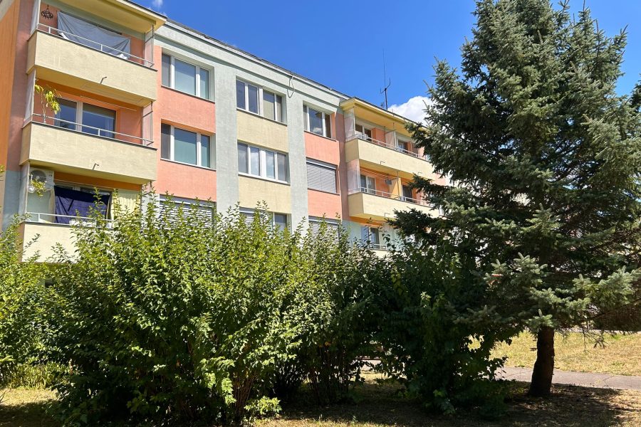 PRENAJATÝ – Sídlisko Fončorda – Prenájom 3,5 izb. bytu (80 m2) s balkónom a výťahom v 4. posch. bytovke na ulici Spojová