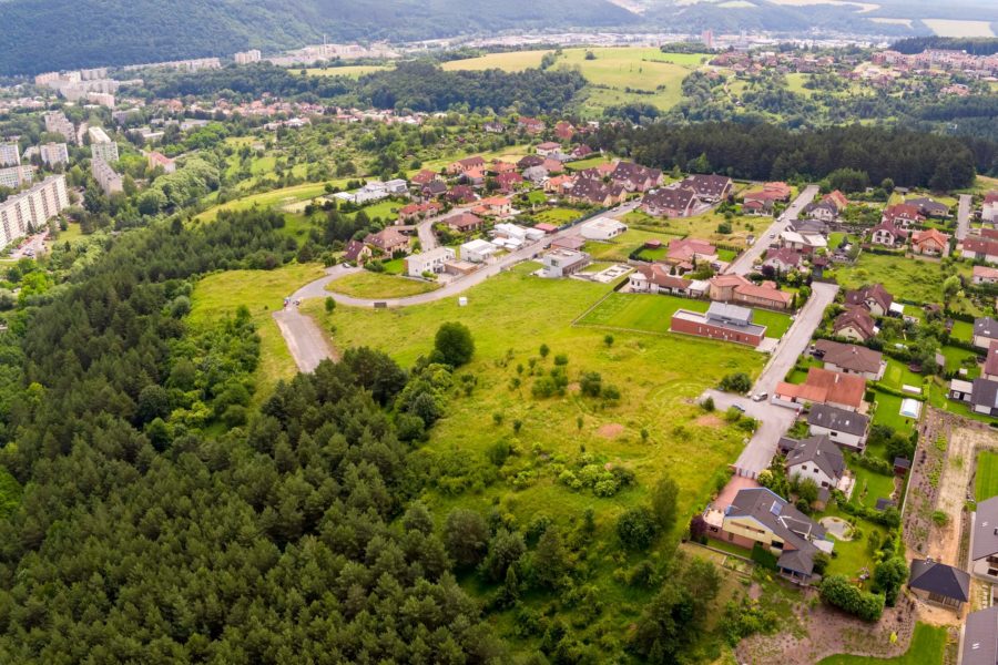 PREDANÝ – Predaj stavebného pozemku v Banskej Bystrici, lokalita Suchý Vrch (1.291 m2)