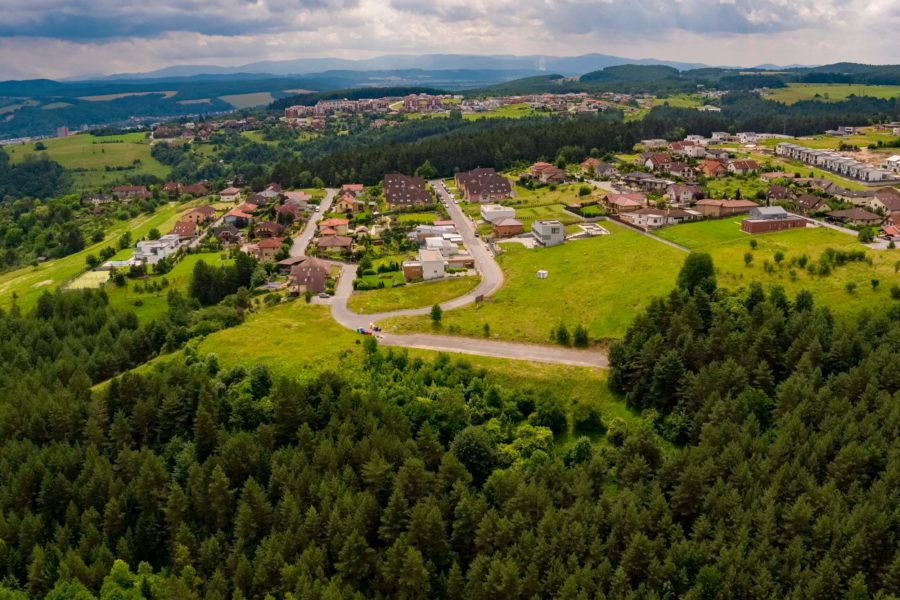 PREDANÝ – Predaj stavebného pozemku v Banskej Bystrici, lokalita Suchý Vrch (583 m2)