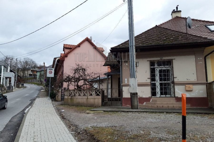 Stiahnutý z ponuky – Predaj dvojizbového rodinného domu na Rudlovskej ceste, Banská Bystrica