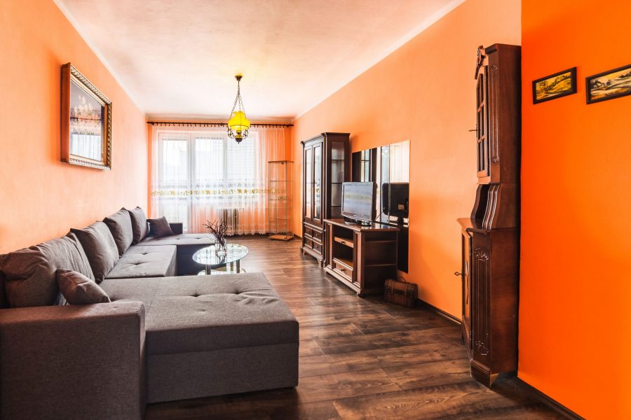 Lokalita Sídlisko – Prenájom 3 ib (63 m2) s balkónom na ulici Trieda SNP v B. Bystrici (širšie centrum mesta)