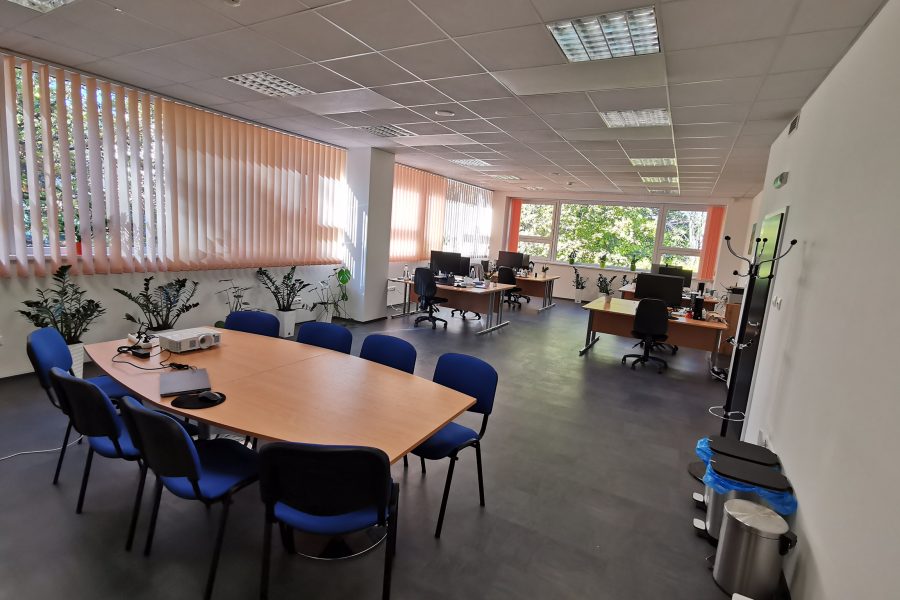 PRENAJATÝ – Prenájom kancelárskeho priestoru (84,10 m2) na Fončorde, Banská Bystrica