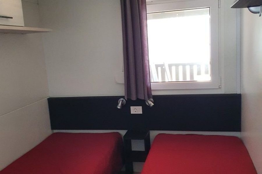 Predaj mobilného domčeku (56 m2) na pozemku (90 m2) v Chorvátsku, mesto Pirovac