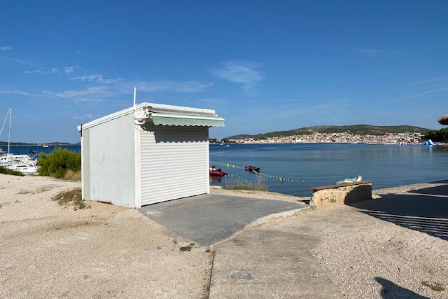 REZERVOVANÝ – Predaj mobilného domčeku (56 m2) na pozemku (90 m2) v Chorvátsku, mesto Vodice