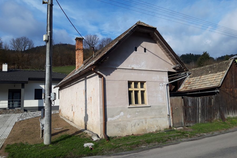 REZERVOVANÝ – Predaj rodinného domu (pôvodný stav) v obci Ľubietová, cca 20 km od B. Bystrice