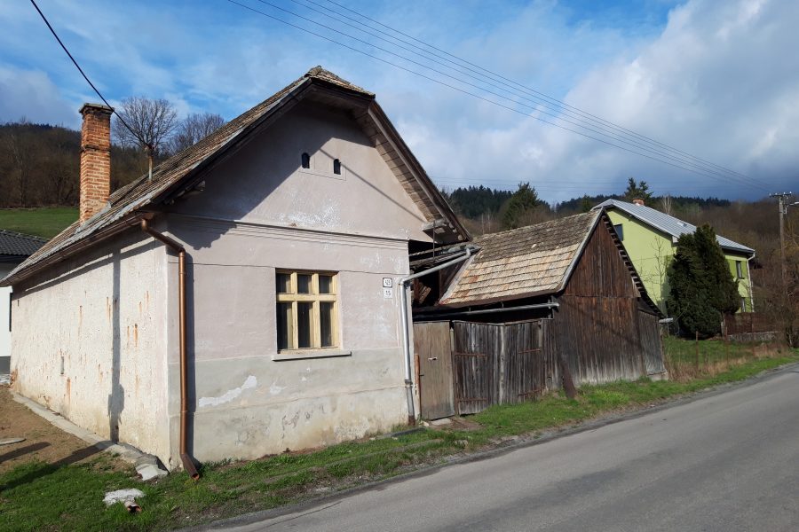 REZERVOVANÝ – Predaj rodinného domu (pôvodný stav) v obci Ľubietová, cca 20 km od B. Bystrice