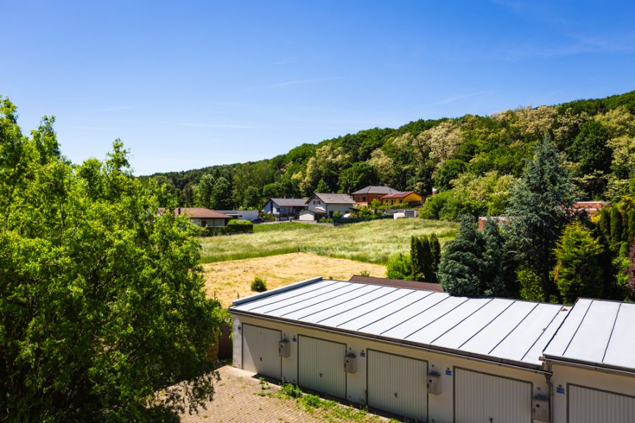 Lokalita Kremnička – Prenájom 3 izb. bytu (77 m2) s 3 balkónmi a samostatnou garážou (22 m2) v Banskej Bystrici