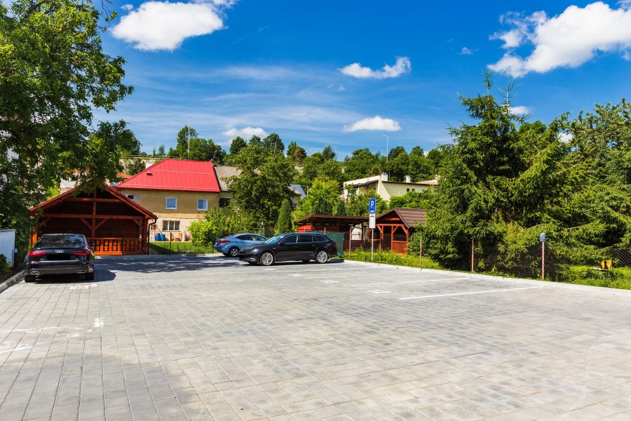 Lokalita Centrum – Prenájom 2 izb. bytu (50 m2) v novostavbe na ul. J. Kráľa s parkovacím miestom (15 m2), Banská Bystrica