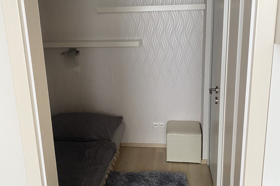 Lokalita Belveder – Prenájom 1 izb. bytu (31,24 m2) v novostavbe na ul. Nad plážou s parkovacím miestom (15 m2), Banská Bystrica
