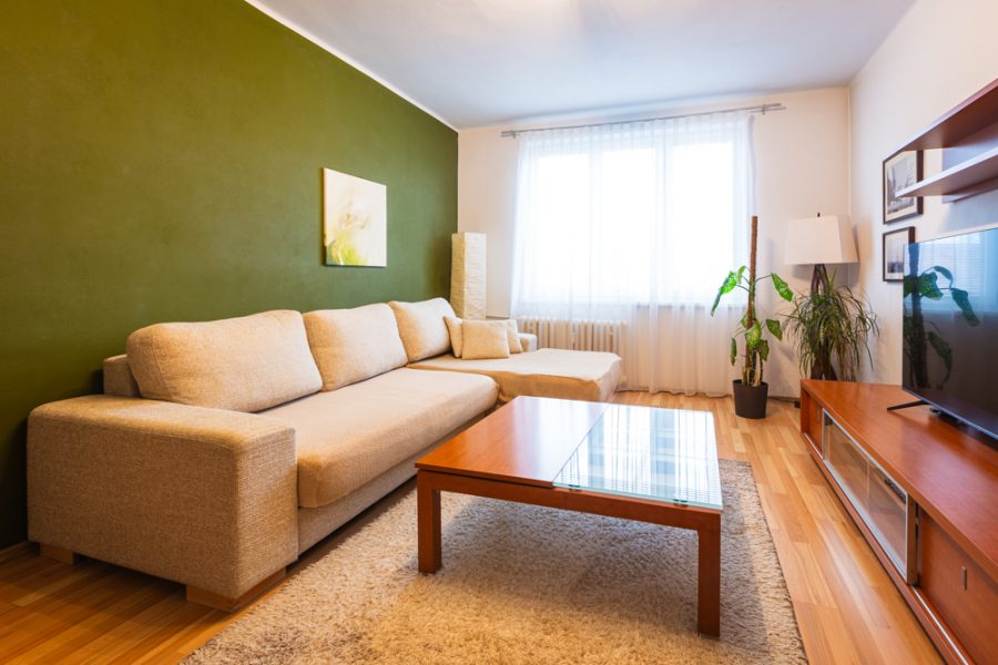 Lokalita Sídlisko – Prenájom 3 izb. bytu (72 m2) s 2 balkónmi a parkovacím miestom, širšie centrum mesta B. Bystrica