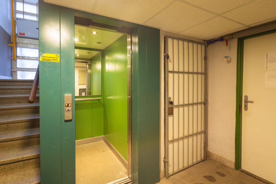 Lokalita Sídlisko – Prenájom 3 izb. bytu (72 m2) s 2 balkónmi a parkovacím miestom, širšie centrum mesta B. Bystrica