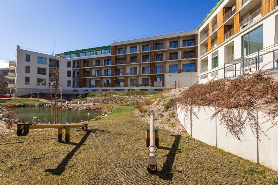 Lokalita Centrum – Prenájom 2 izb. bytu (55 m2) v novostavbe na ul. Hurbanova s balkónom, pivnicou a garážovým parkovaním, Banská Bystrica