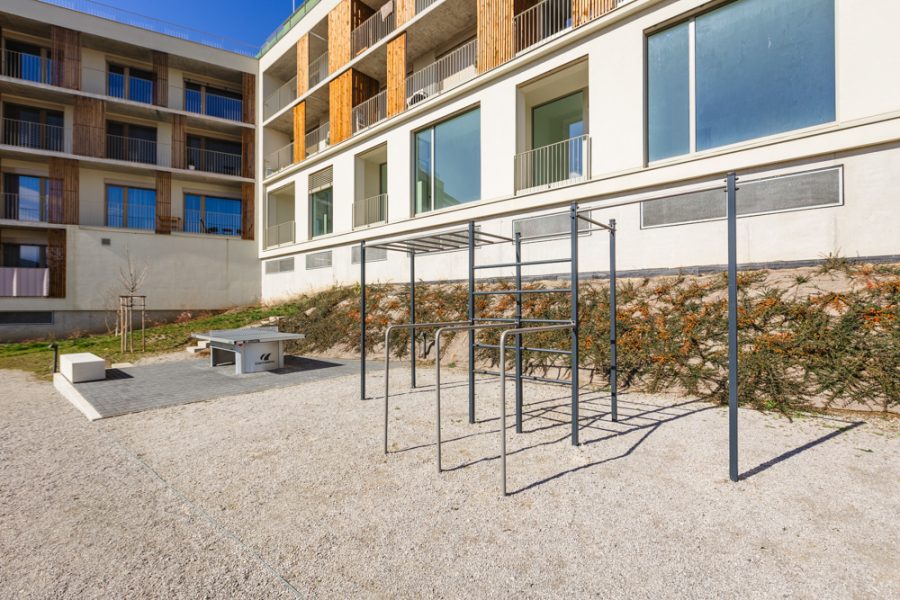 Lokalita Centrum – Prenájom 2 izb. bytu (55 m2) v novostavbe na ul. Hurbanova s balkónom, pivnicou a garážovým parkovaním, Banská Bystrica