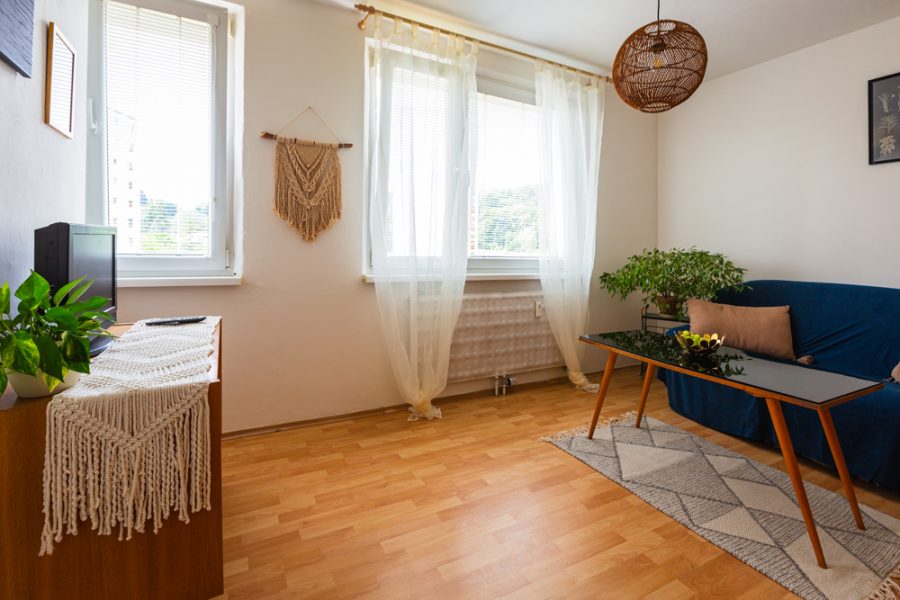 Rezervovaný: Lokalita Severná – Predaj 1 izb. bytu (30,99 m2) v 4 podlažnom bytovom dome (byt nemá balkón), Banská Bystrica