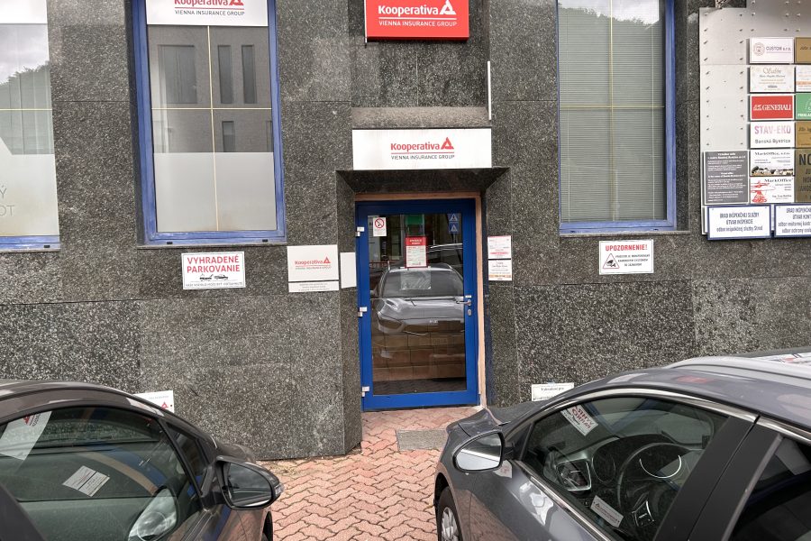 PRENAJATÉ – Lokalita Centrum BB – Prenájom priestoru pre manikúru, pedikúru, masáže, kaderníctvo alebo kozmetiku