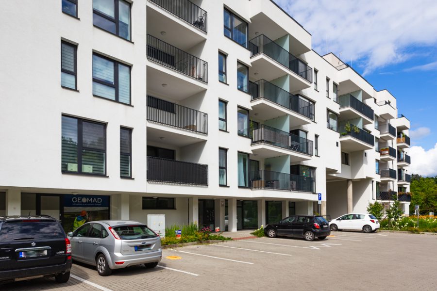 Rezervovaný: Lokalita Petelenova – Prenájom 2 izb. bytu v novostavbe s balkónom a pivnicou, širšie centrum mesta BB