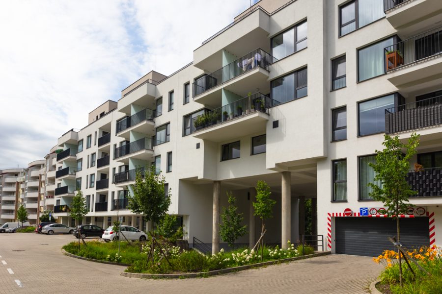 Rezervovaný: Lokalita Petelenova – Prenájom 2 izb. bytu v novostavbe s balkónom a pivnicou, širšie centrum mesta BB