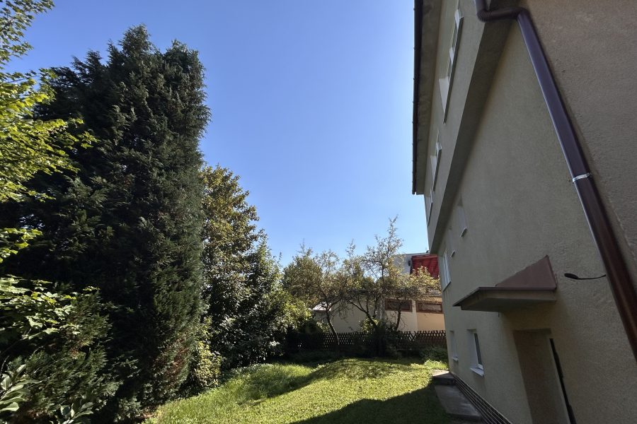 Lokalita: širšie centrum mesta BB – Prenájom 1 izb. bytu (44 m2) s balkónom a parkovaním po kompletnej rekonštruk. v rodinnom dome