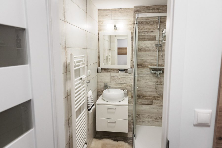 Sídlisko Fončorda, ulica Moskovská = Predaj 1 ib (30 m2) v tichej lokalite s výhľadom na okolitú prírodu, kompletná rekonštrukcia