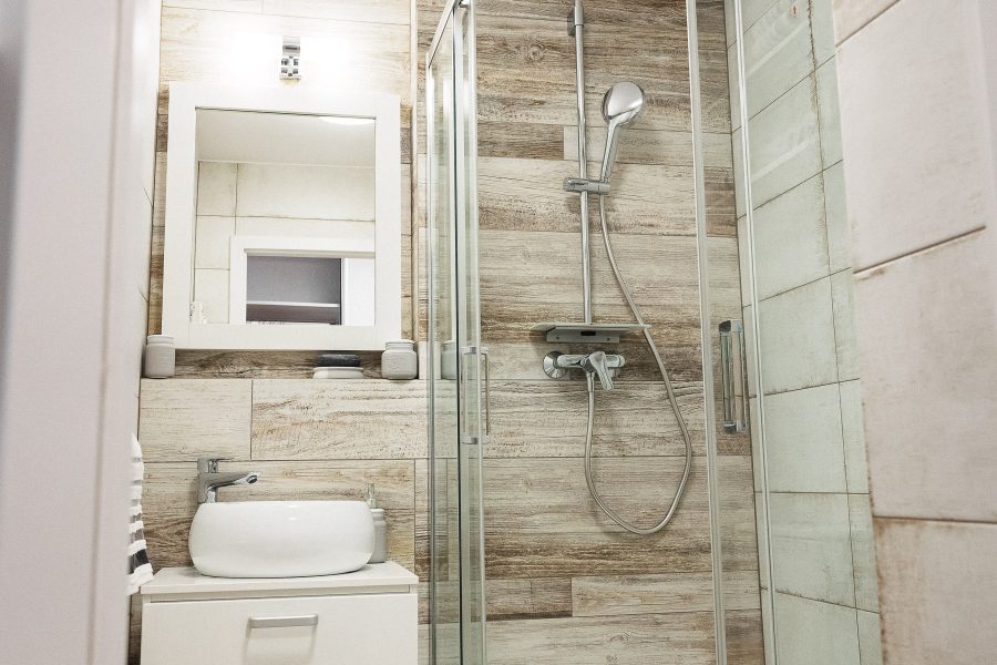 Sídlisko Fončorda, ulica Moskovská = Predaj 1 ib (30 m2) v tichej lokalite s výhľadom na okolitú prírodu, kompletná rekonštrukcia