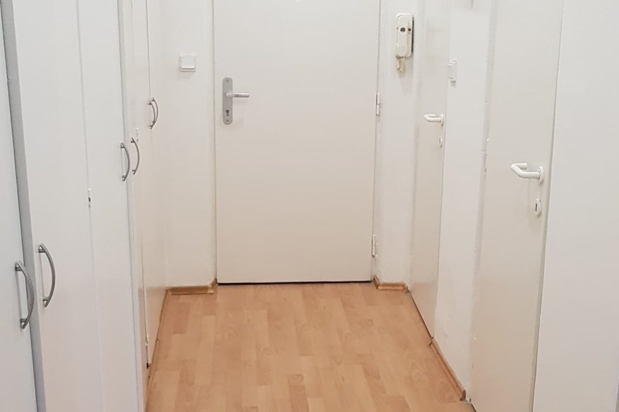 Sídlisko Fončorda, ulica Švermova = Predaj 3 izb. bytu (71 m2) s balkónom po čiastočnej rekonštrukcii s nájomcami (investičná príležitosť)