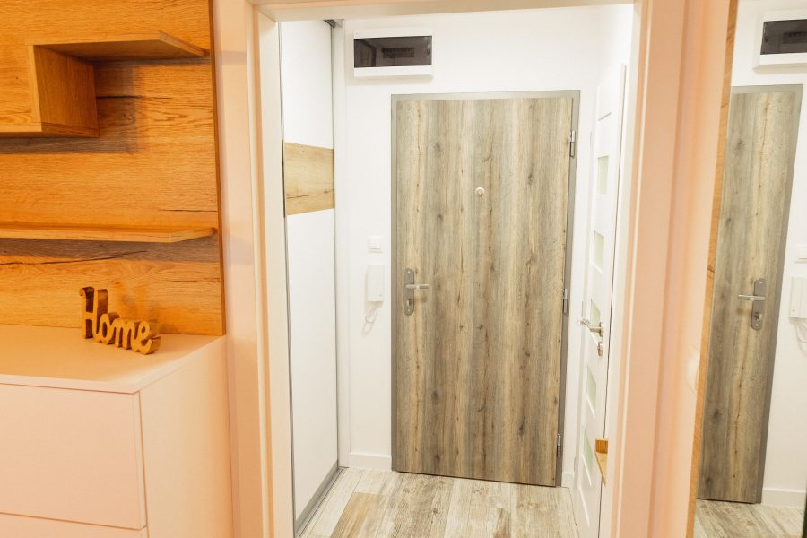 Sídlisko Fončorda, ulica Moskovská = Predaj 1 ib (30 m2) v tichej lokalite s výhľadom na okolitú prírodu, kompletná rekonštrukcia