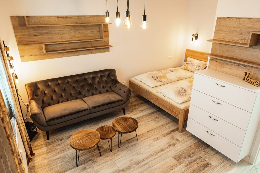 Sídlisko Fončorda, ulica Moskovská = Predaj 1 ib (30 m2) v tichej lokalite s výhľadom na okolitú prírodu, kompletná rekonštrukcia