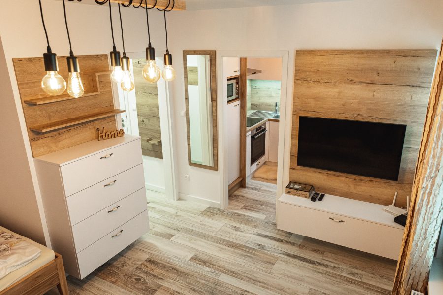 Sídlisko Fončorda, ulica Moskovská = Predaj 1 ib (30 m2) v tichej lokalite s výhľadom na okolitú prírodu, kompletná rekonštrukcia