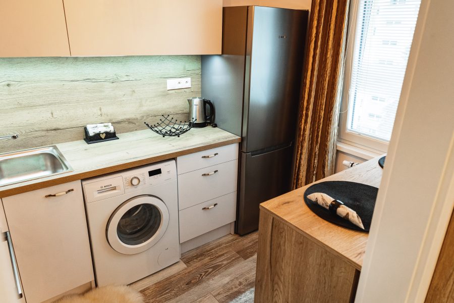 Sídlisko Fončorda, ulica Moskovská = Predaj 1 ib (30 m2) v tichej lokalite s výhľadom na okolitú prírodu, kompletná rekonštrukcia