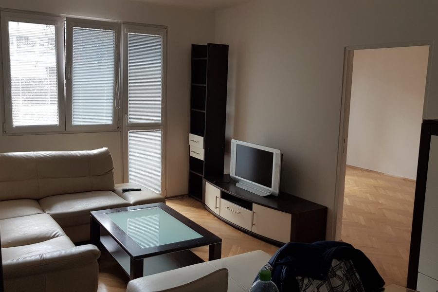 Sídlisko Fončorda, ulica Švermova = Predaj 3 izb. bytu (71 m2) s balkónom po čiastočnej rekonštrukcii s nájomcami (investičná príležitosť)