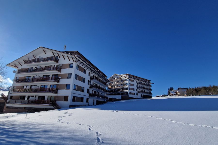 Lokalita Donovaly – Predaj 2 izb. APARTMÁNU (64 m2) v novostavbe na svahu s balkónom, pivnicou, parkovaním a infrasaunou