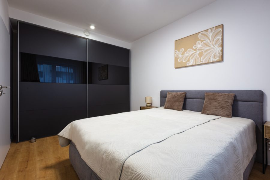 Lokalita Centrum – Prenájom 2 izb. bytu (55 m2) v novostavbe na ul. Námestie SNP s balkónom, pivnicou a garážovým parkovaním, Zvolen