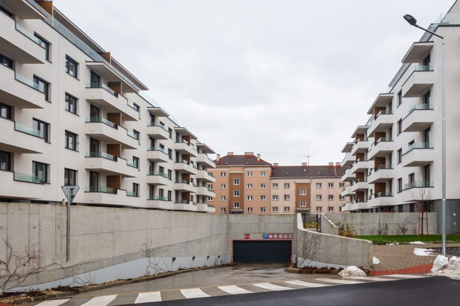 Lokalita Centrum – Prenájom 2 izb. bytu (55 m2) v novostavbe na ul. Námestie SNP s balkónom, pivnicou a garážovým parkovaním, Zvolen