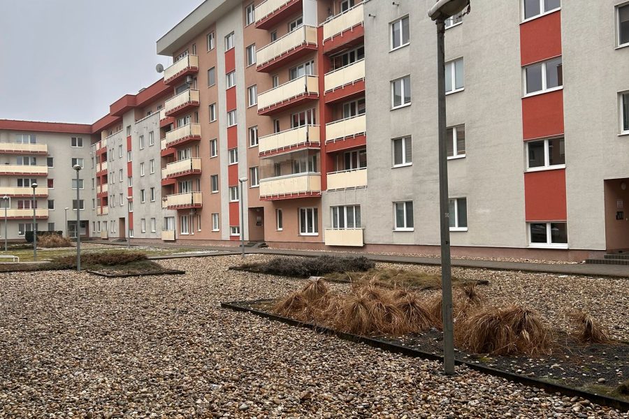 Centrum BB, ulica Bakossova = Predaj 1 ib (43 m2) v novostavbe s kotolňou a murovanou pivnicou (bez parkovacieho miesta)