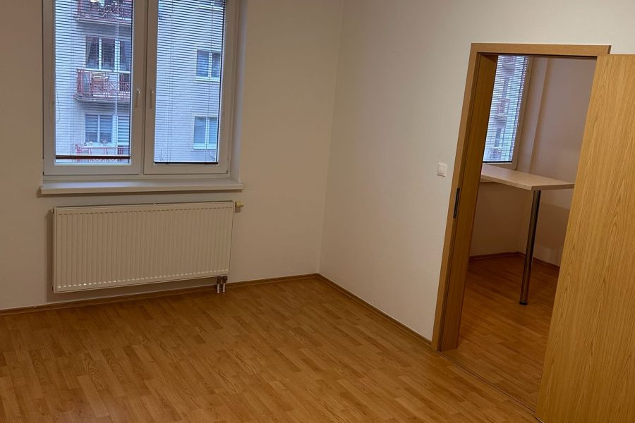 Centrum BB, ulica Bakossova = Predaj 1 ib (43 m2) v novostavbe s kotolňou a murovanou pivnicou (bez parkovacieho miesta)