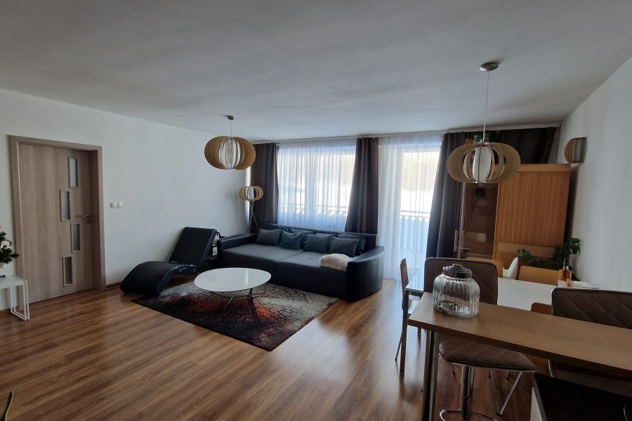 Lokalita Donovaly – Predaj 2 izb. APARTMÁNU (64 m2) v novostavbe na svahu s balkónom, pivnicou, parkovaním a infrasaunou