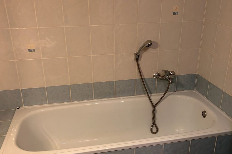 Centrum BB, ulica Bakossova = Predaj 1 ib (43 m2) v novostavbe s kotolňou a murovanou pivnicou (bez parkovacieho miesta)