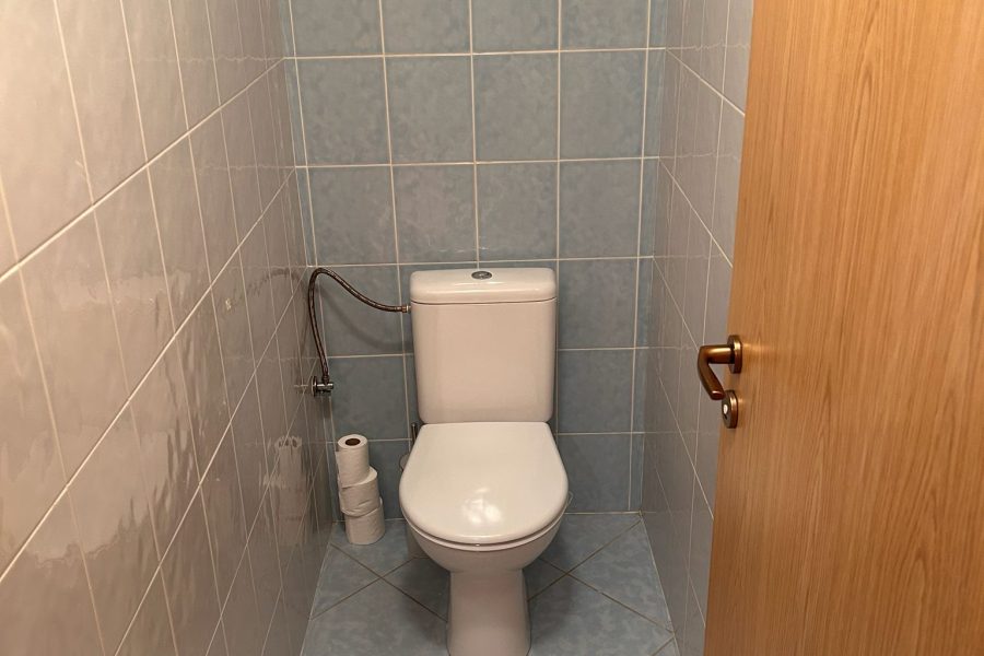 Centrum BB, ulica Bakossova = Predaj 1 ib (43 m2) v novostavbe s kotolňou a murovanou pivnicou (bez parkovacieho miesta)