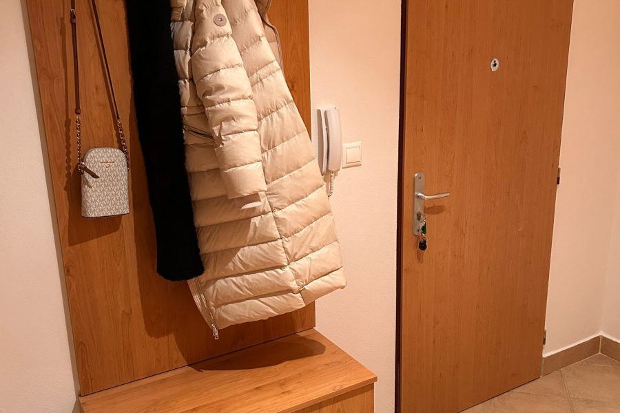 Centrum BB, ulica Bakossova = Predaj 1 ib (43 m2) v novostavbe s kotolňou a murovanou pivnicou (bez parkovacieho miesta)