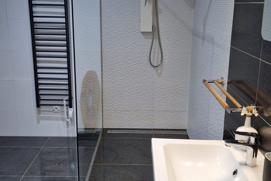 Lokalita Donovaly – Predaj 2 izb. APARTMÁNU (64 m2) v novostavbe na svahu s balkónom, pivnicou, parkovaním a infrasaunou