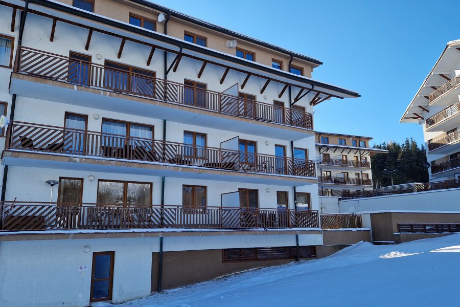 Lokalita Donovaly – Predaj 2 izb. APARTMÁNU (64 m2) v novostavbe na svahu s balkónom, pivnicou, parkovaním a infrasaunou