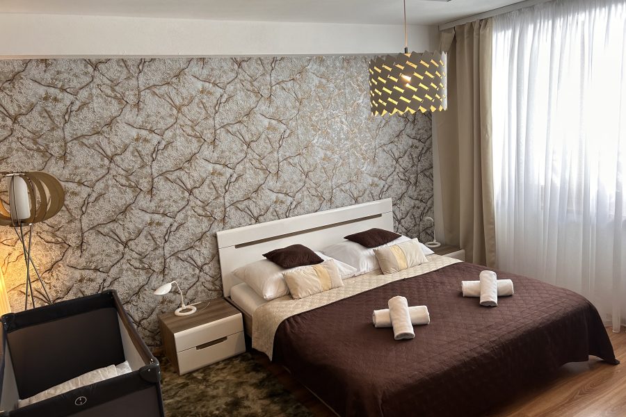 Lokalita Donovaly – Predaj 2 izb. bytu (64 m2) v novostavbe na svahu s balkónom, pivnicou, garážovým parkovaním a infra-saunou