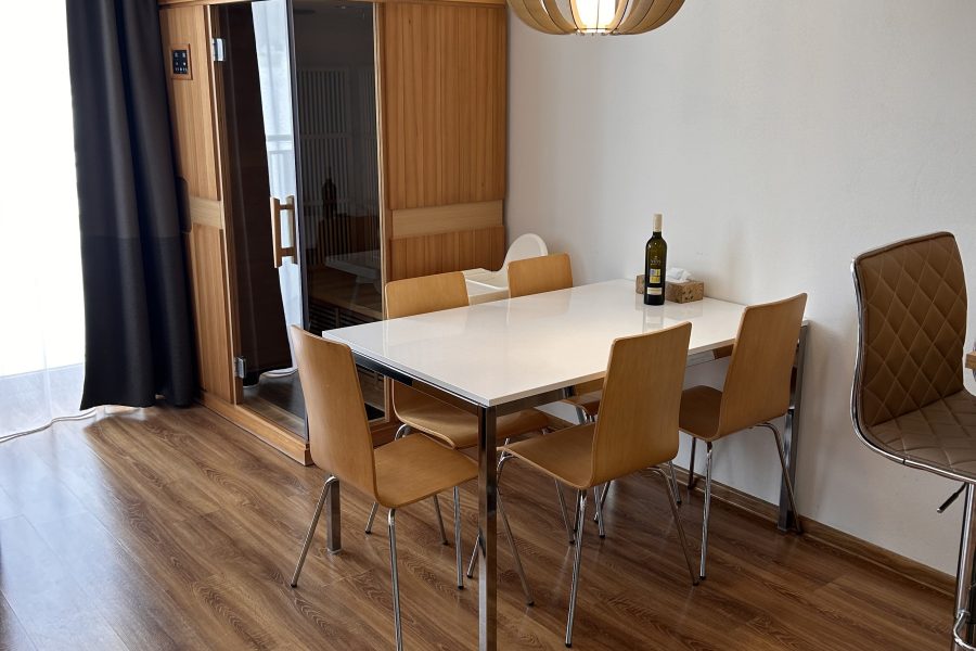 Lokalita Donovaly – Predaj 2 izb. bytu (64 m2) v novostavbe na svahu s balkónom, pivnicou, garážovým parkovaním a infra-saunou