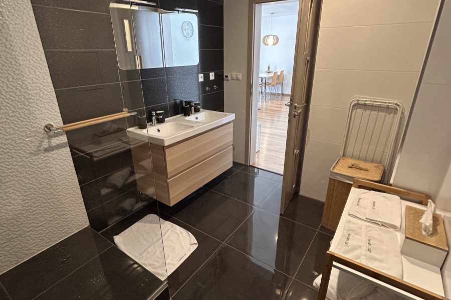 Lokalita Donovaly – Predaj 2 izb. bytu (64 m2) v novostavbe na svahu s balkónom, pivnicou, garážovým parkovaním a infra-saunou