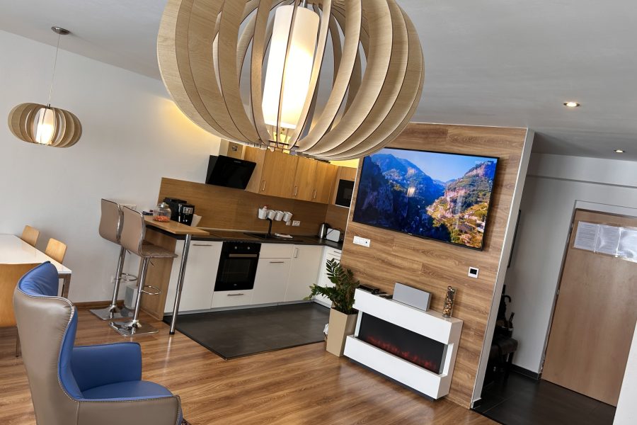 Lokalita Donovaly – Predaj 2 izb. bytu (64 m2) v novostavbe na svahu s balkónom, pivnicou, garážovým parkovaním a infra-saunou