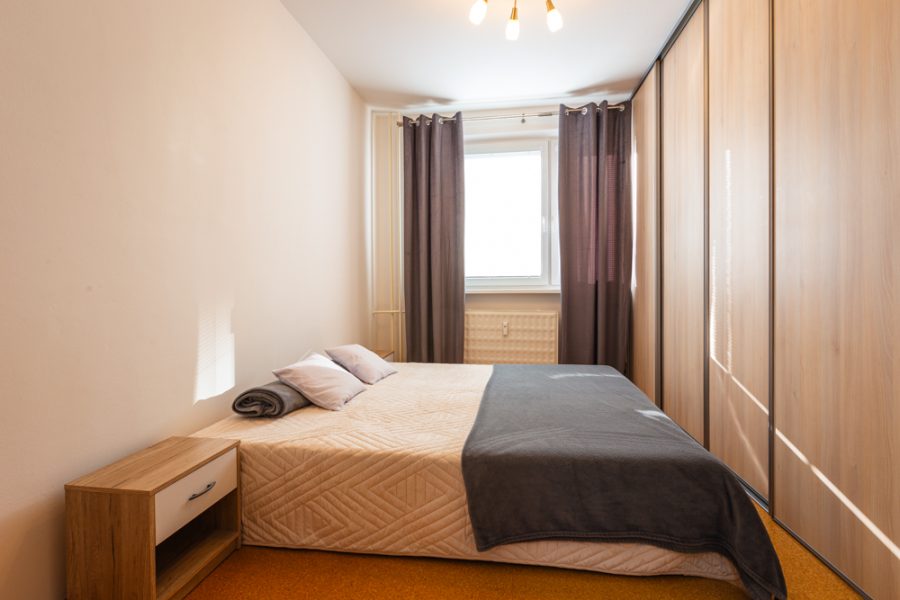 Lokalita Sásová – Prenájom 3 izb. bytu (70 m2) po komplentej rekonštrukcii s balkónom a pohodlným parkovaním, Banská Bystrica